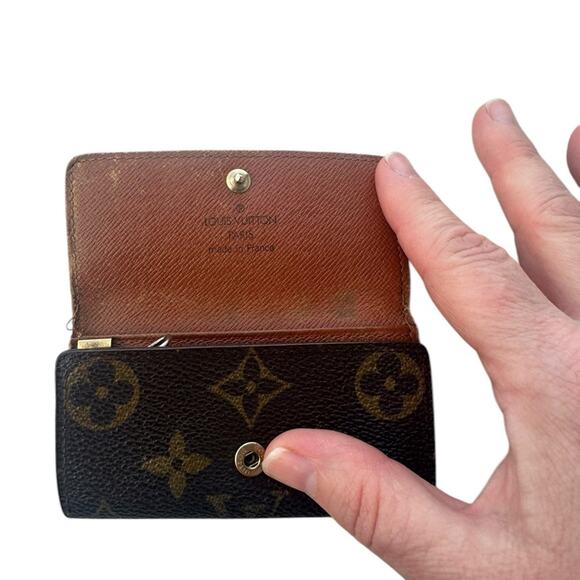 Louis Vuitton Monogram Keyholder Wallet- Vintage - Picture 6 of 8